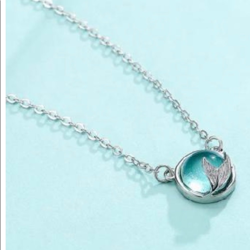 Mermaid Tail Necklace 3/45$ - Picture 3 of 5